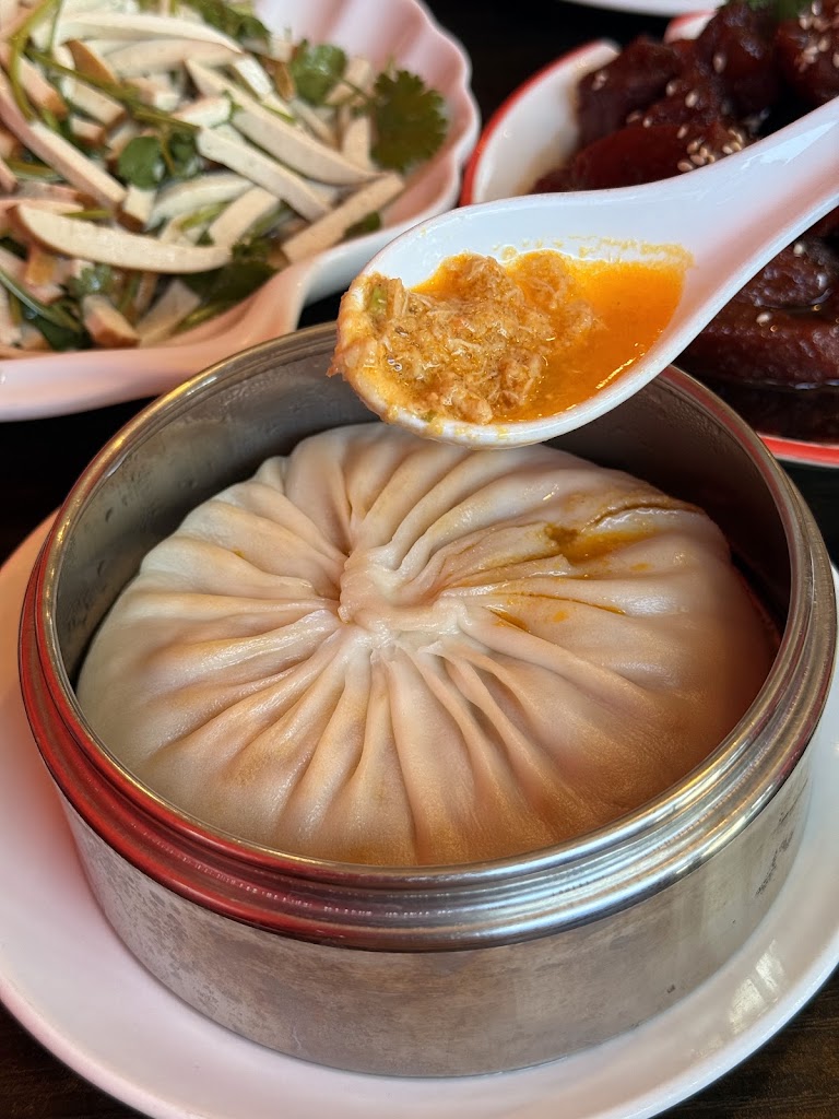 Buns at Long Xing Ji Juicy Dumpling
