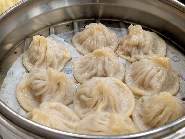 Xiao Long Bao (pork/pork & Crab) at Hui Tou Xiang