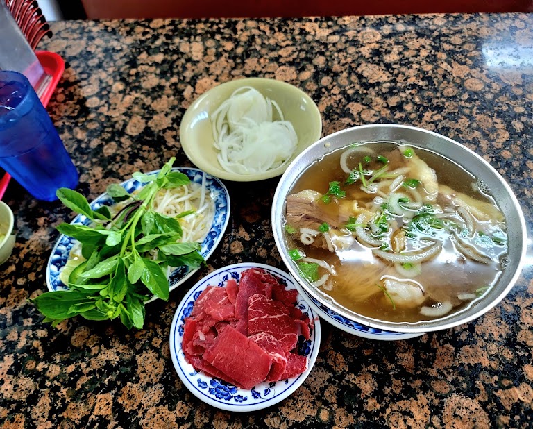 Bun Tom, Thit Nuong Cha Gio at Phở Filet