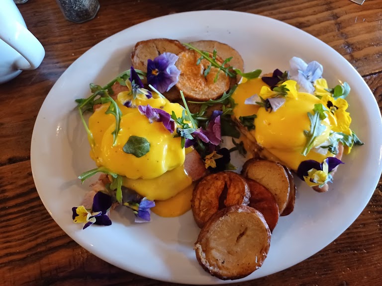 Bee Eggs Benedict at Humble Bee Bakery & Cafe