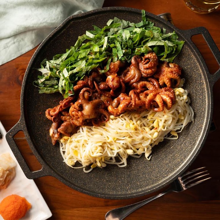 Stir-fried Kimchi & Pork Belly at Seoul Salon 1988