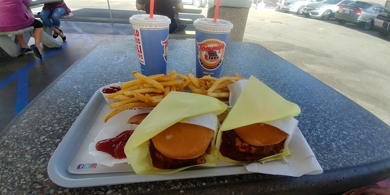 Chili Cheeseburger at Original Tommy's