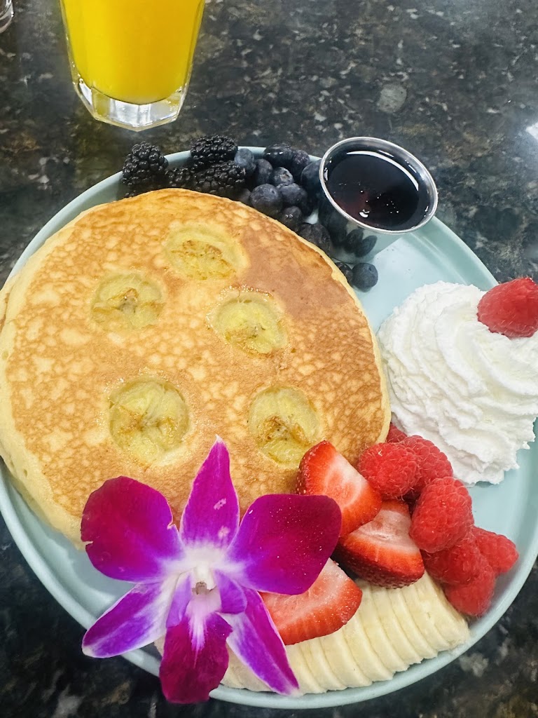 Pancakes at Tata's Cafe