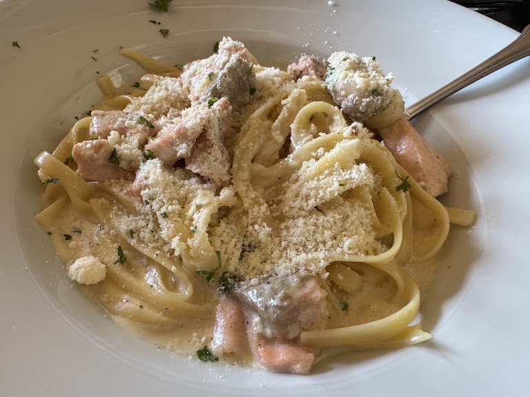 Fettuccini Alfredo at Il Saggio Italian Restaurant