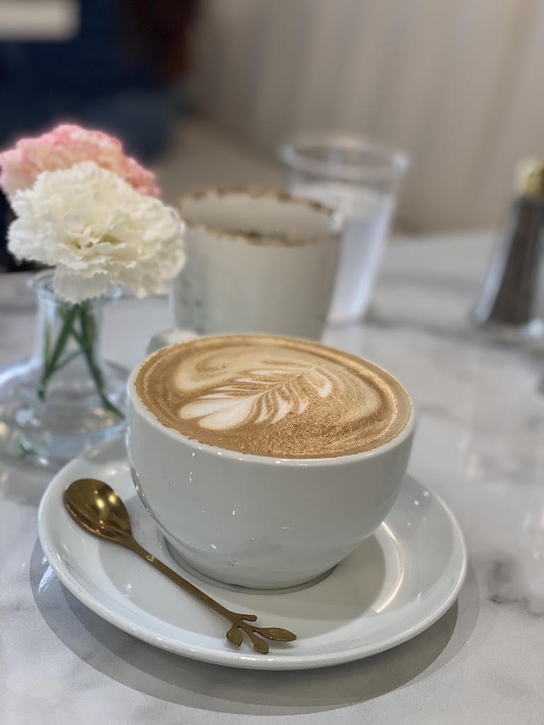 Latte / Cappuccino at Luua Caffe