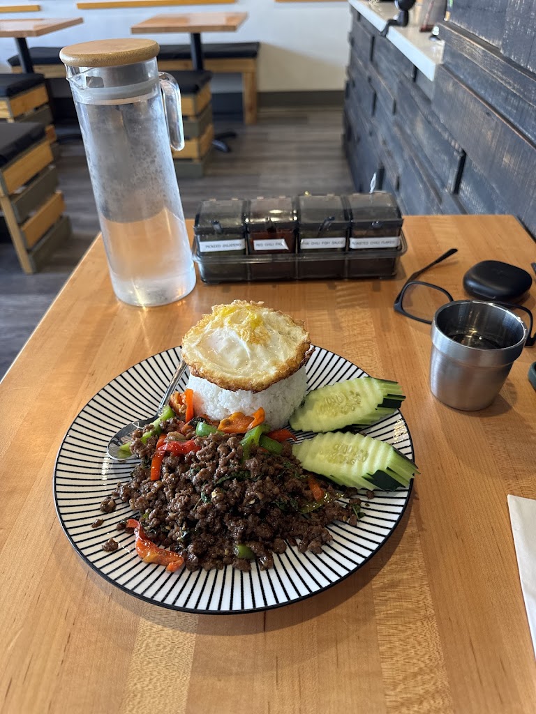 Kow Moo Dang at Luck Gai Cafe