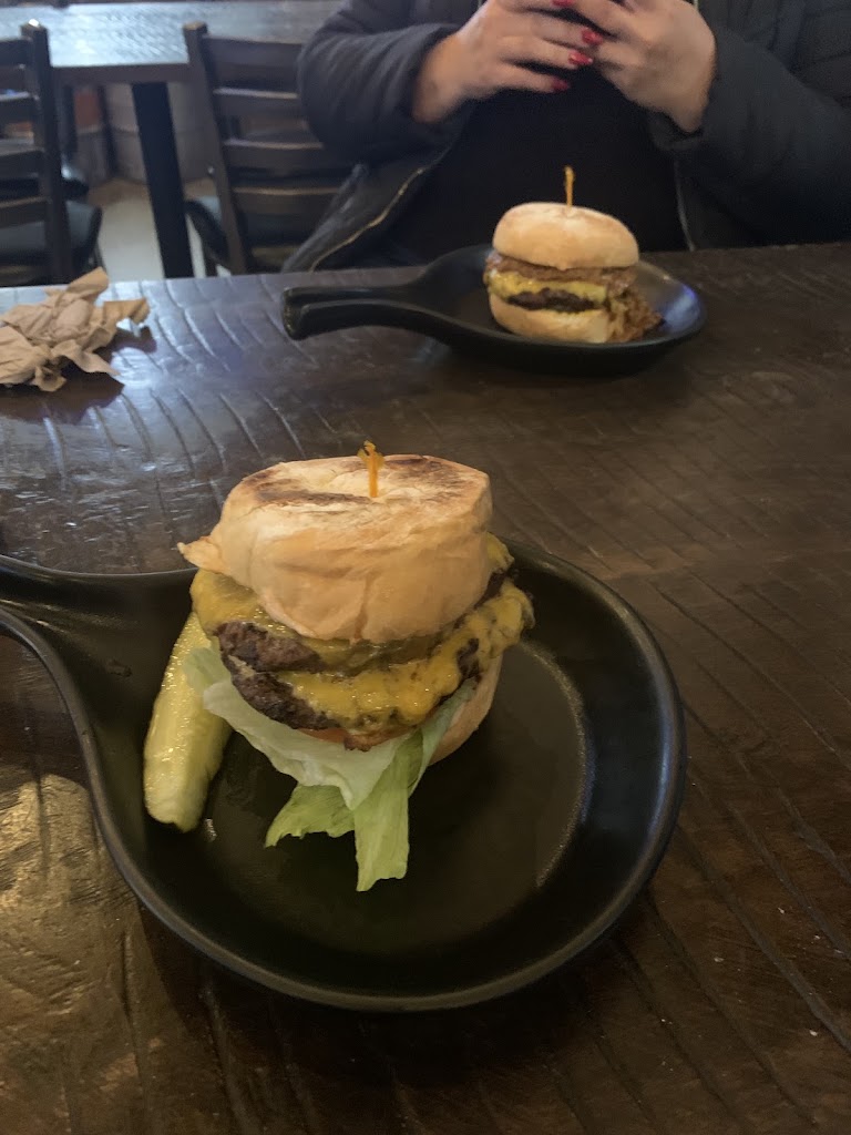 Cheeseburger at Brewz Sports & Grill
