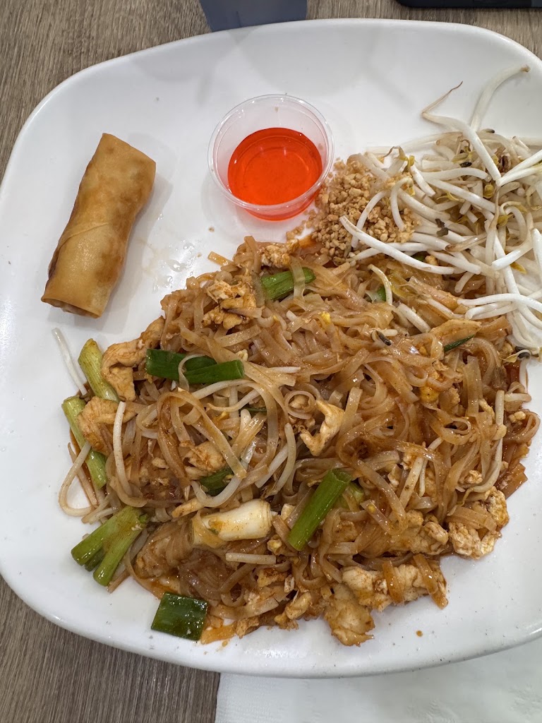 Spicy Noodles at Rincome Restaurant