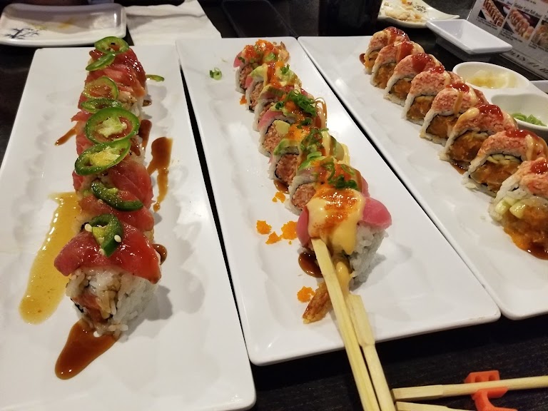 Pepper Salmon at Show Sushi