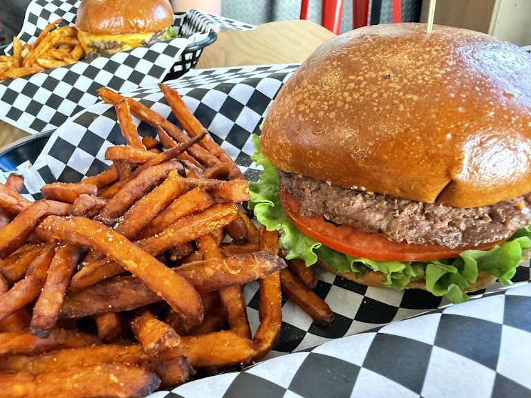 Burger at Grinderz