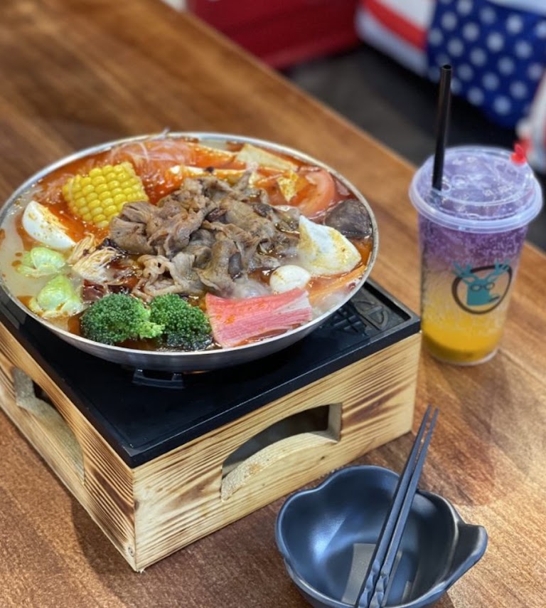 All-you-can-eat Hotpot [premium] Level - Lunch at Boiling Pot and Boba Street