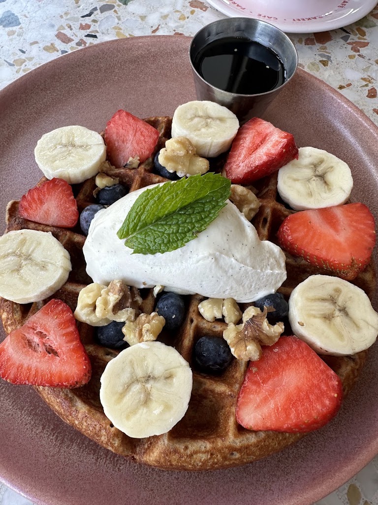 Açai Bowl at Parakeet Cafe - Brentwood